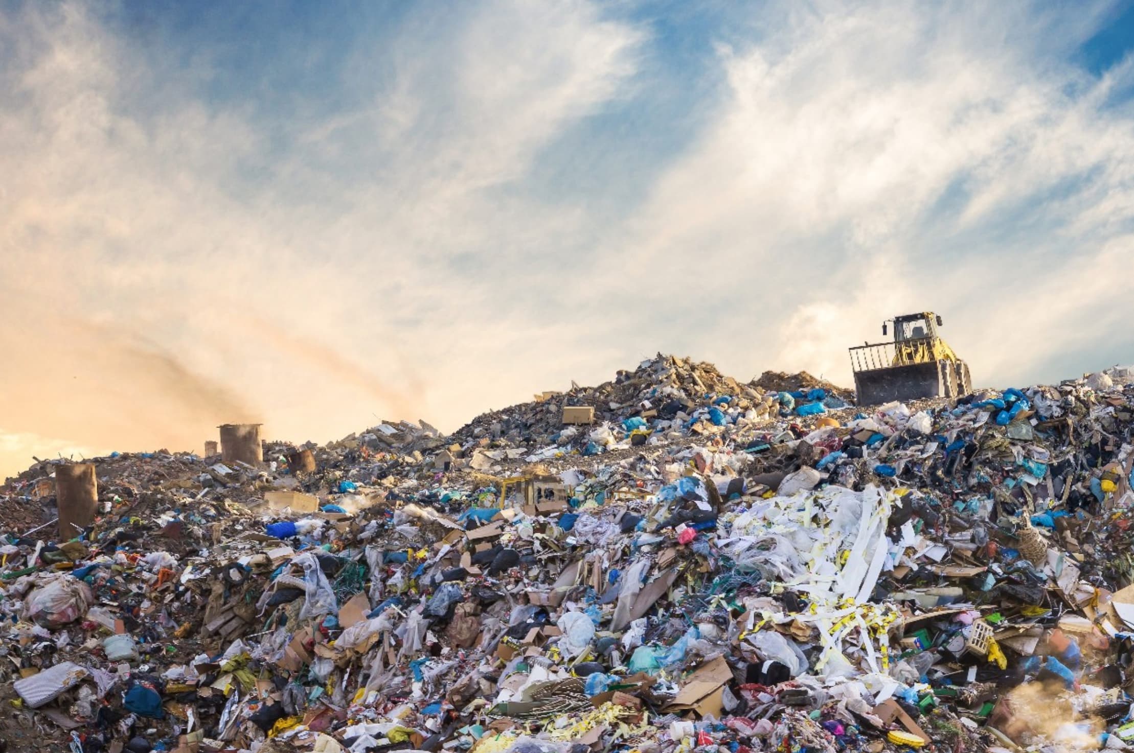 fast fashion landfill